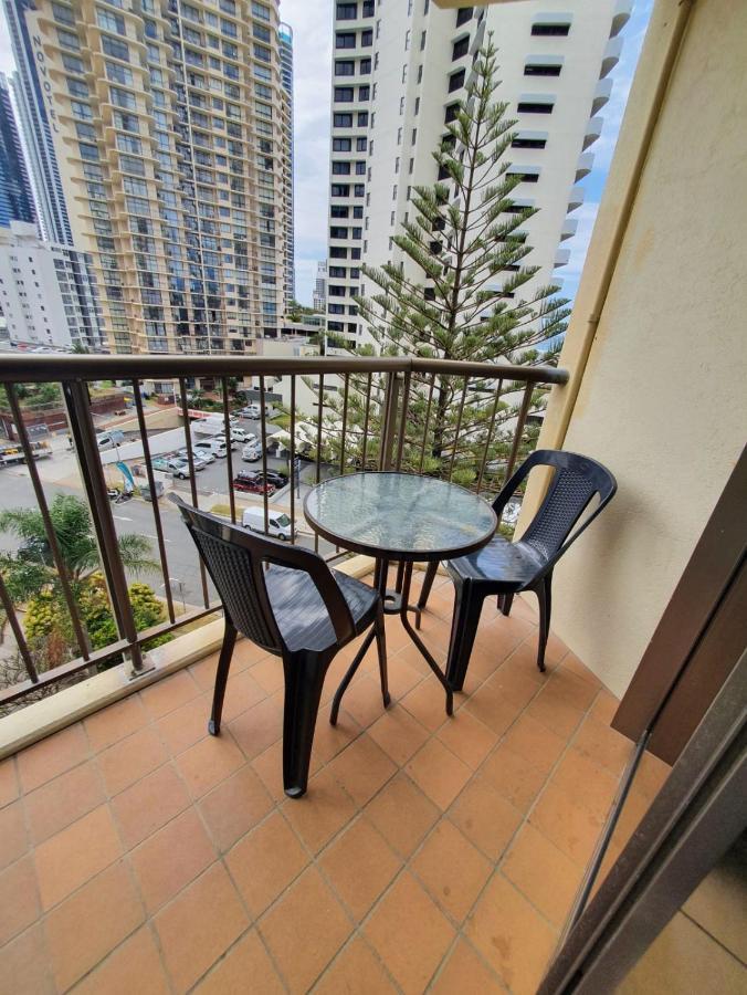 Surfers Holiday Apartments Гоулд Коуст Екстериор снимка