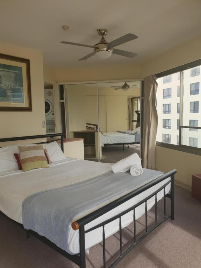 Surfers Holiday Apartments Гоулд Коуст Екстериор снимка